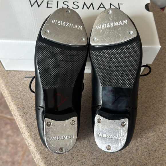 Weissman Lace-Up Tap Shoe
W1600 - 5AM - Picture 7 of 8